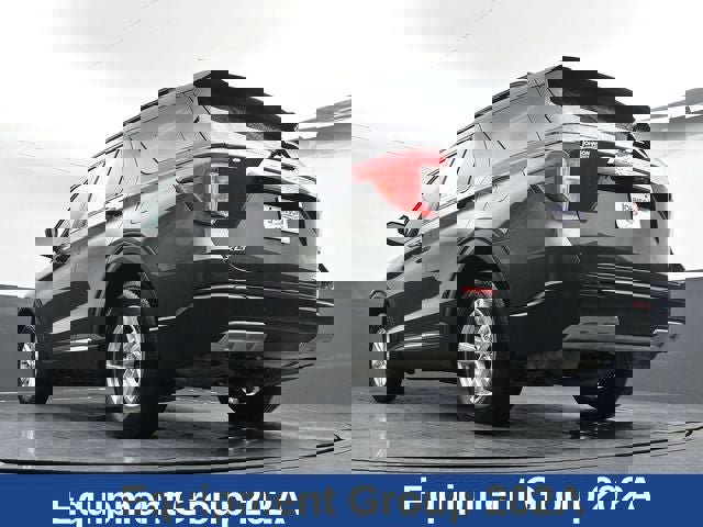 Used 2023 Ford Explorer XLT w/ Equipment Group 202A image 26