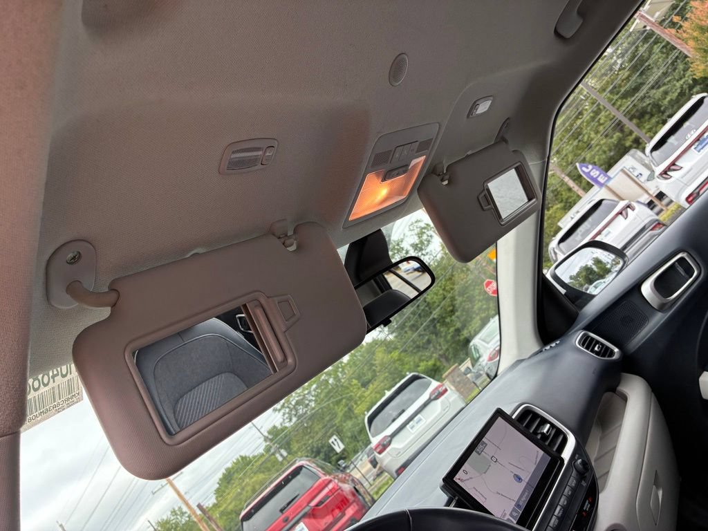 Used 2021 Hyundai Venue FWD image 40