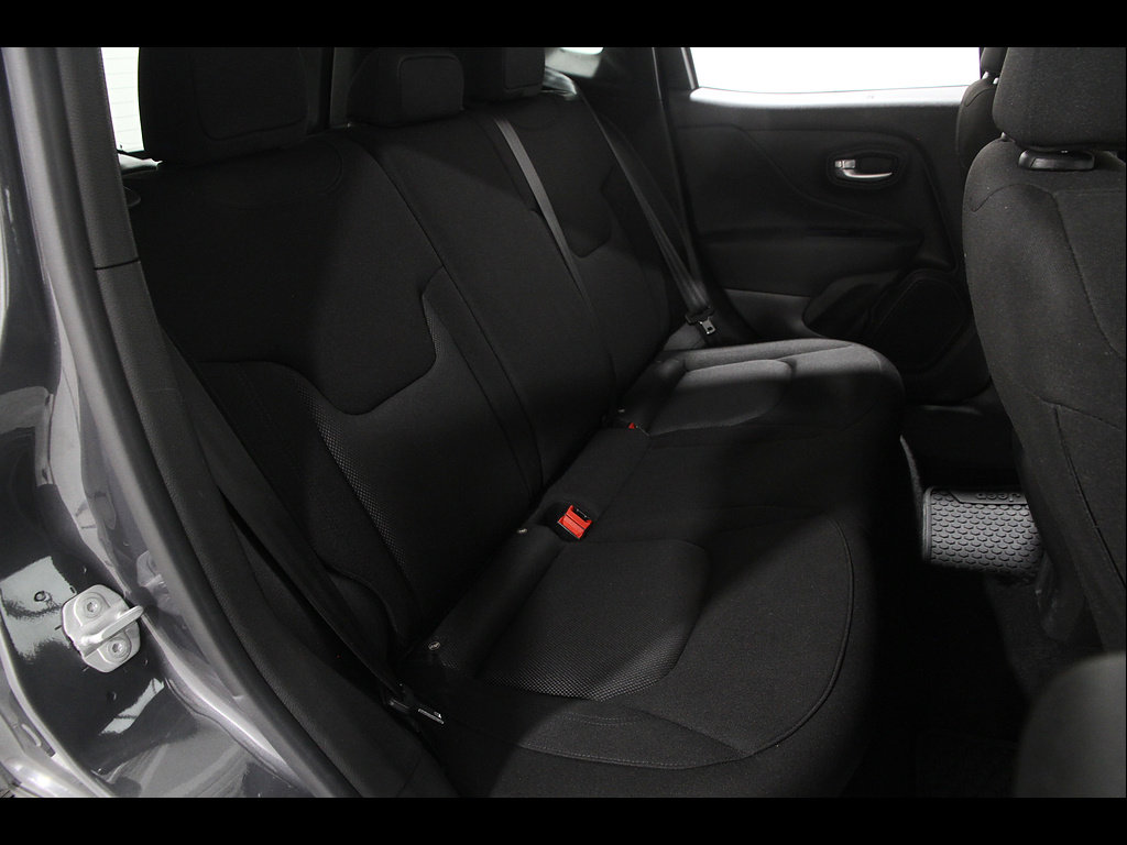 Used 2023 Jeep Renegade Latitude AWD/4WD image 18
