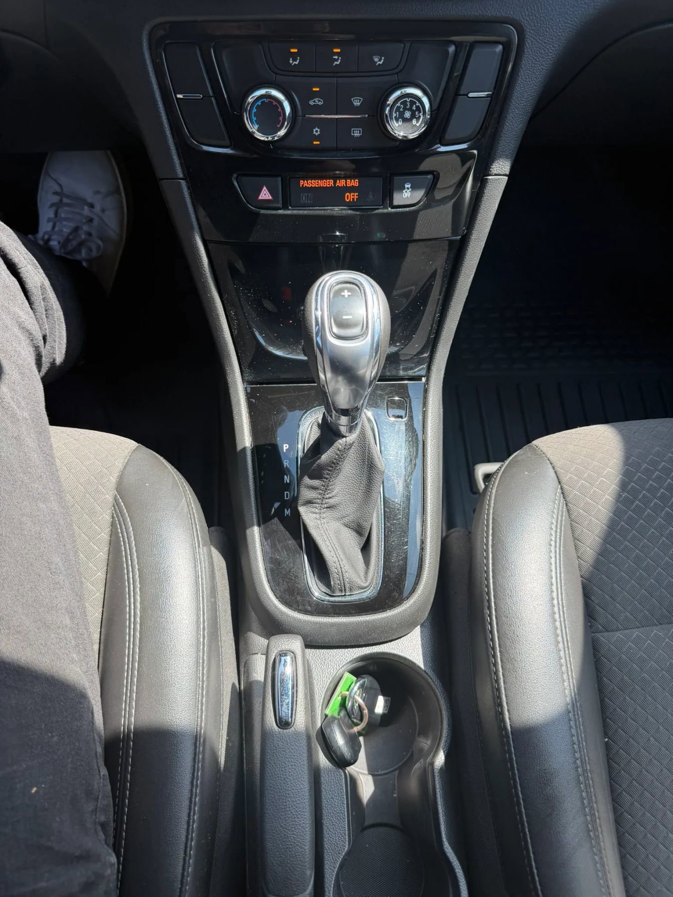 Used 2021 Buick Encore Preferred image 24