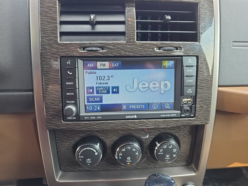 Used 2011 Jeep Liberty Limited w/ Comfort/Convenience Group AWD/4WD image 14
