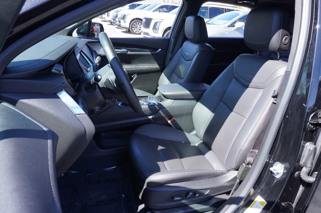 Certified 2025 Cadillac XT5 Premium Luxury image 14