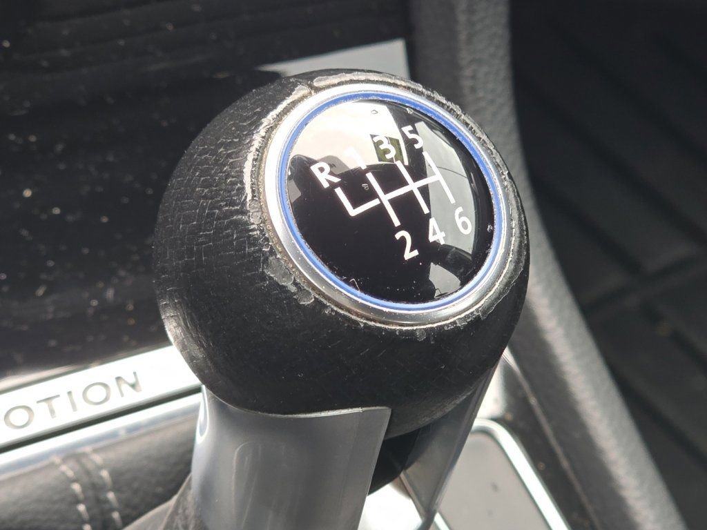 Used 2019 Volkswagen Golf R 4-Door AWD/4WD image 4