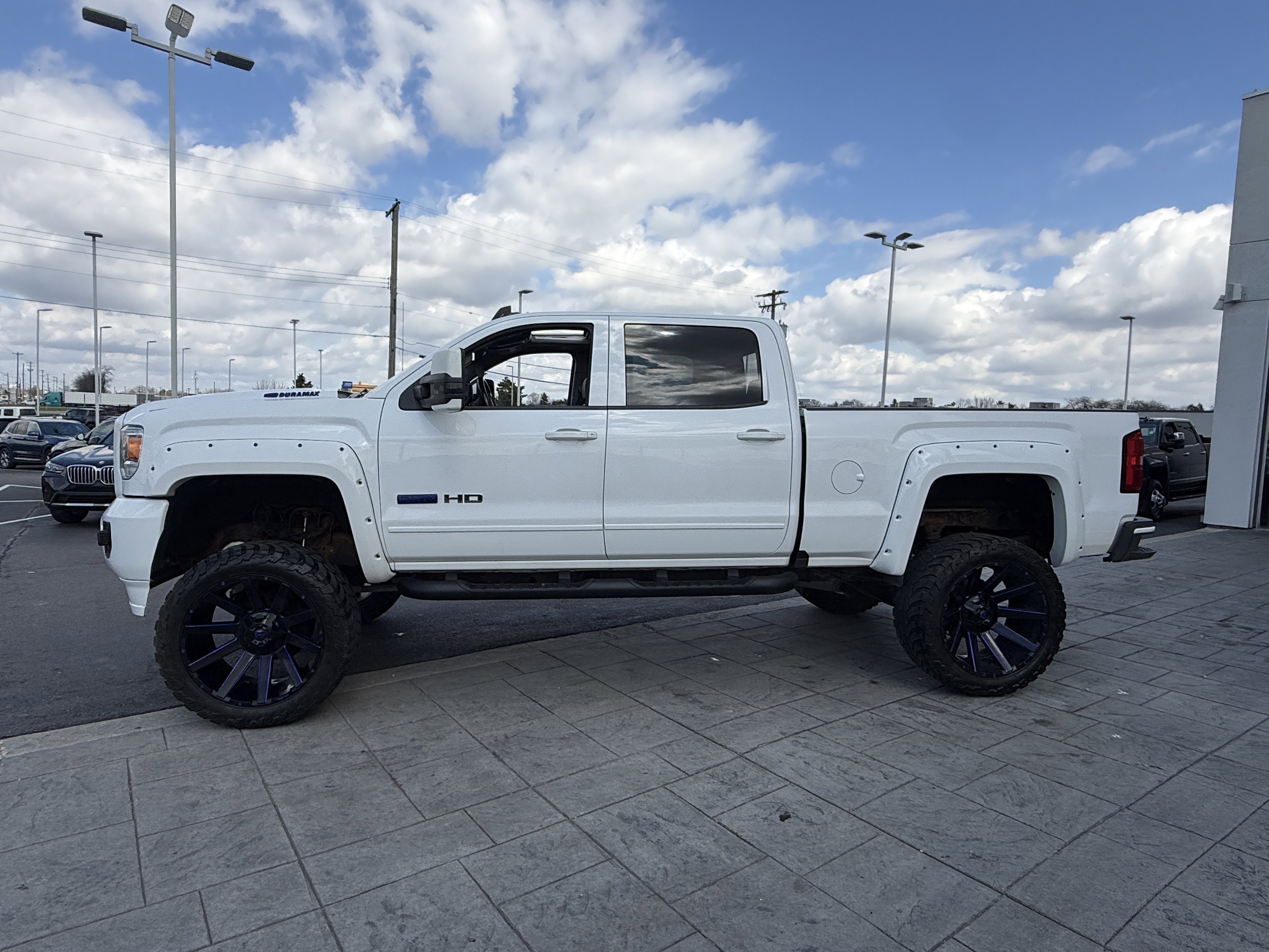 Used 2019 GMC Sierra 2500 SLT w/ All Terrain HD Package AWD/4WD image 3