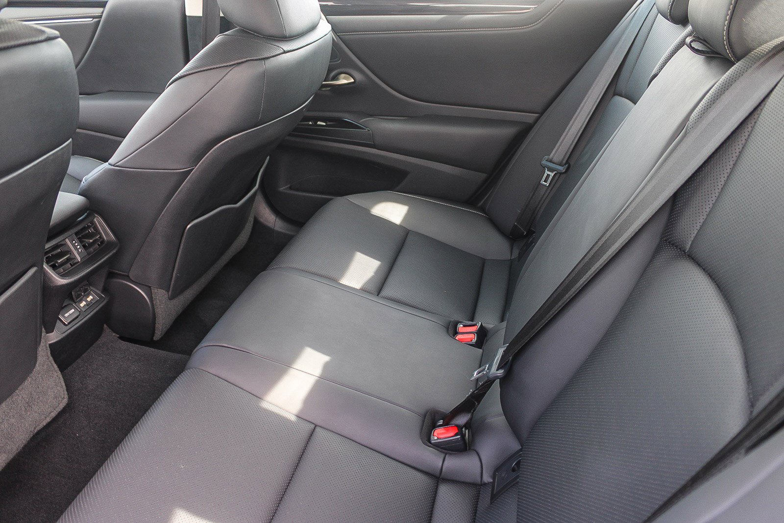 Used 2020 Lexus ES 350 w/ Premium Package image 19