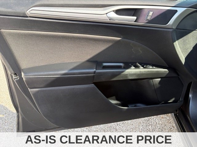 Used 2019 Ford Fusion SE FWD image 24