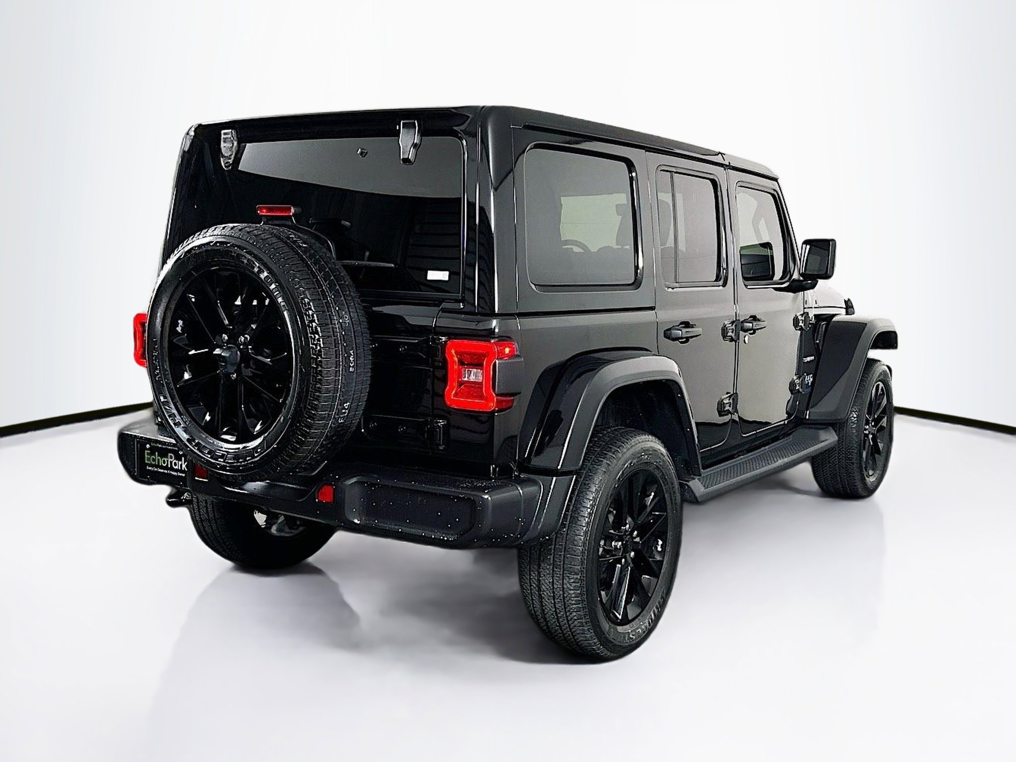 Used 2021 Jeep Wrangler Sahara w/ Cold Weather Group image 9