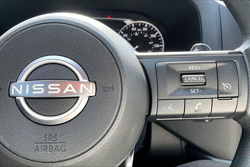 Used 2025 Nissan Pathfinder S image 28