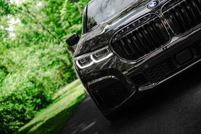 Used 2022 BMW 750i xDrive w/ Autobahn Package AWD/4WD image 7