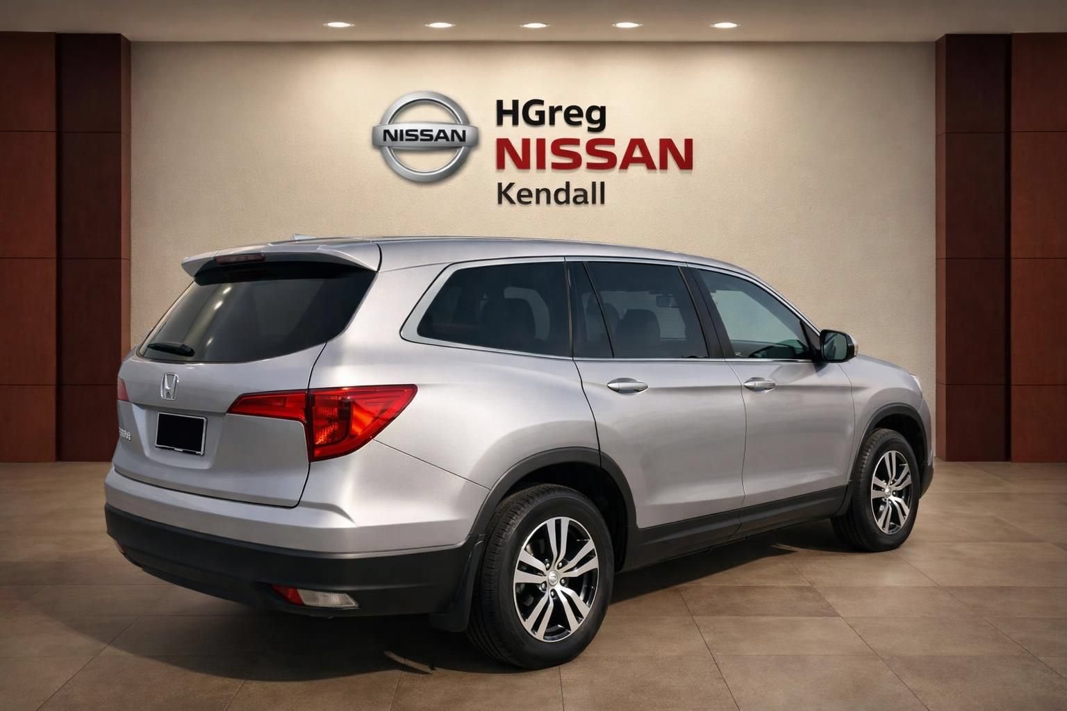 Used 2018 Honda Pilot EX image 4