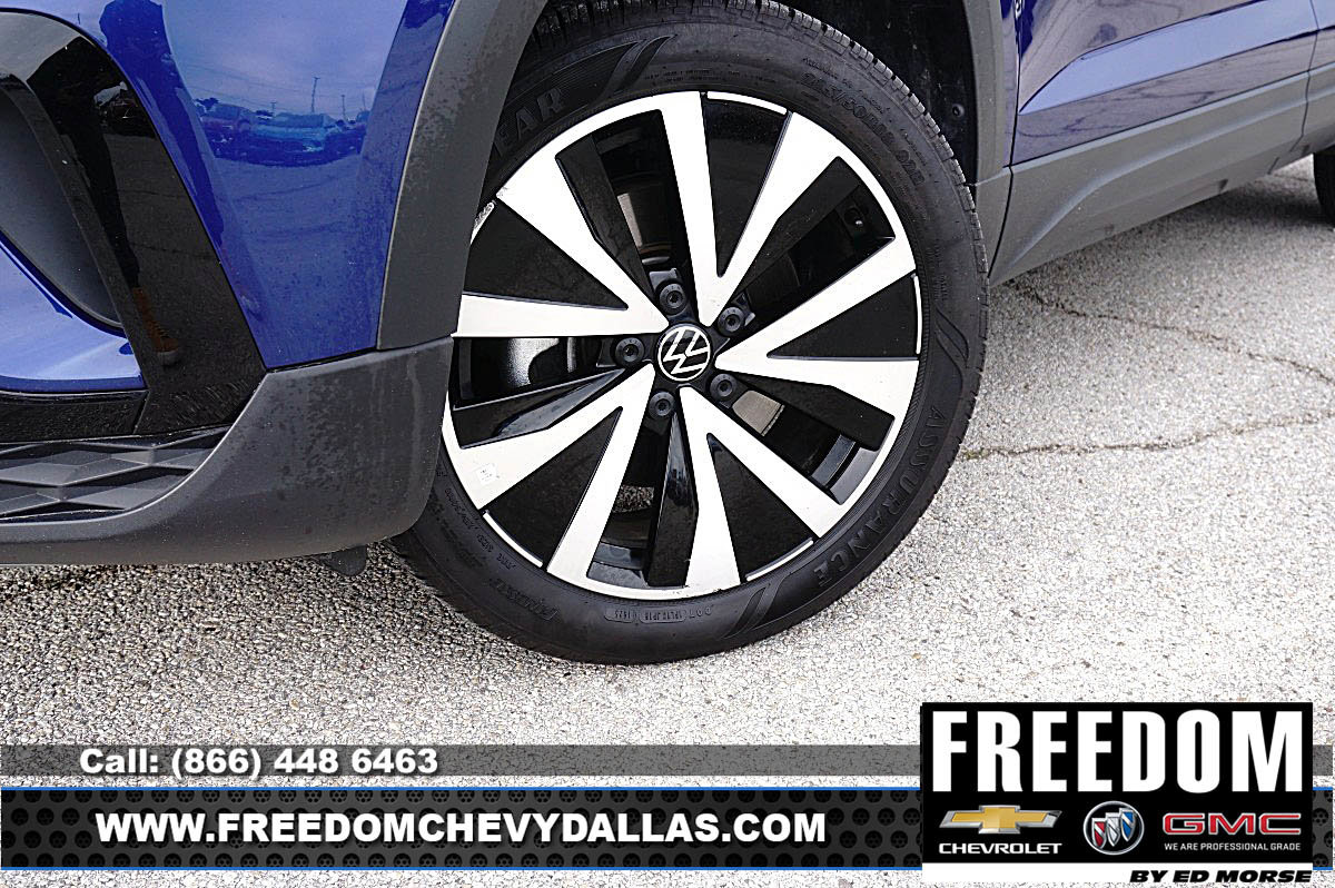 Used 2024 Volkswagen Taos SE FWD image 40