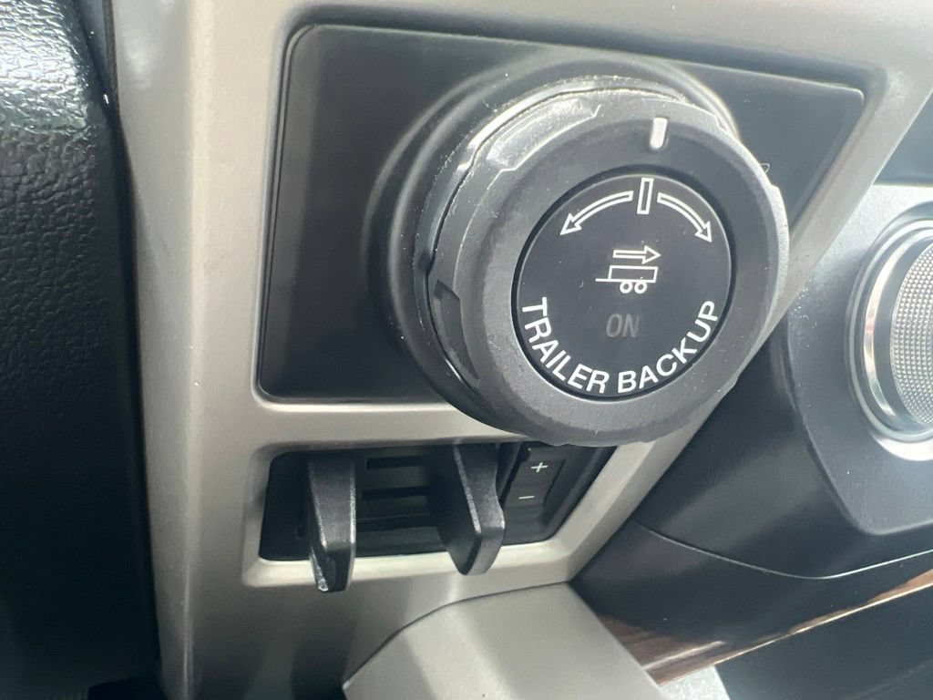 Used 2019 Ford F150 Lariat w/ Equipment Group 502A Luxury AWD/4WD image 28