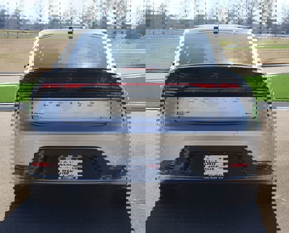 Used 2024 Toyota Prius Limited w/ Limited Premium Package FWD image 3