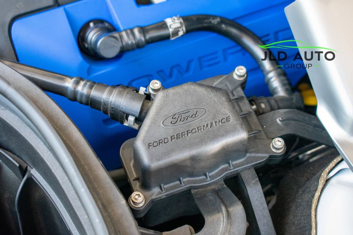 Used 2019 Ford Mustang Shelby GT350R w/ GT350R Equipment Group 920A RWD image 45