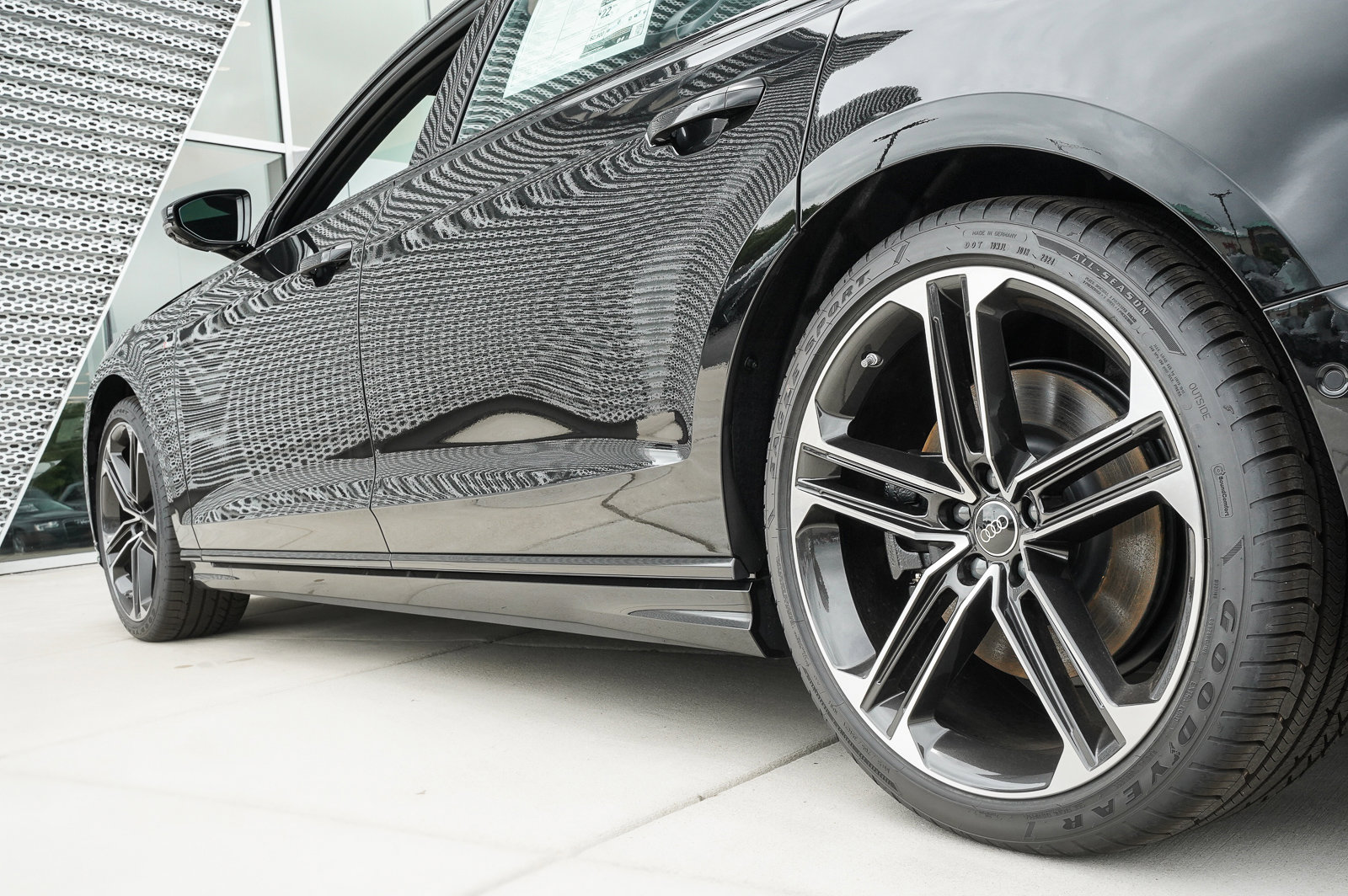 New 2025 Audi A8 L 3.0T image 29