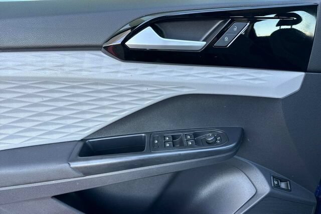 Certified 2022 Volkswagen Taos S FWD image 11