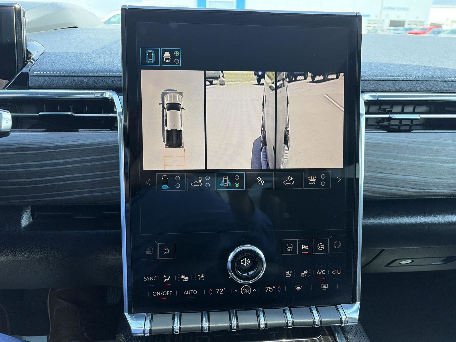Used 2025 GMC Sierra EV Denali AWD/4WD image 34