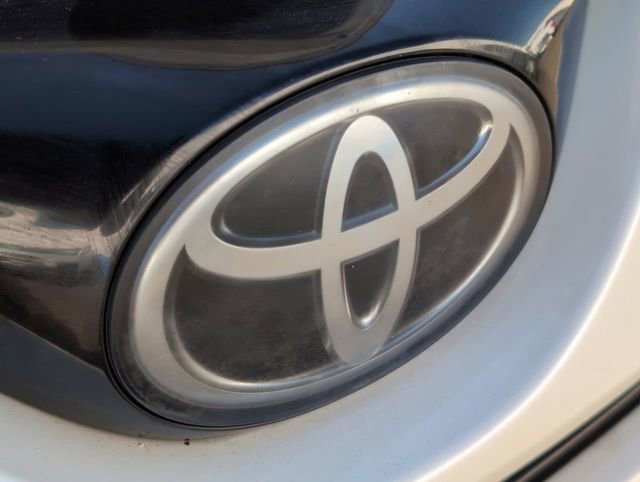 Used 2017 Toyota RAV4 Limited FWD image 31