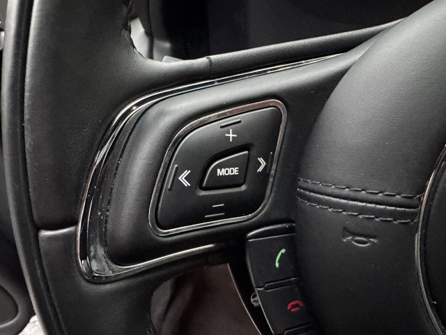 Used 2017 Jaguar XJ L Portfolio image 23