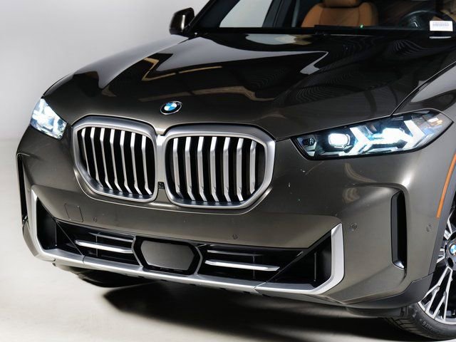 Used 2024 BMW X5 xDrive40i w/ Premium Package AWD/4WD image 31