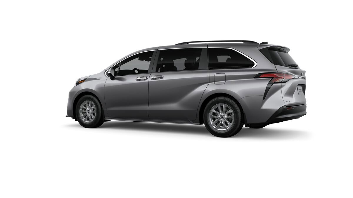 New 2026 Toyota Sienna XLE image 5