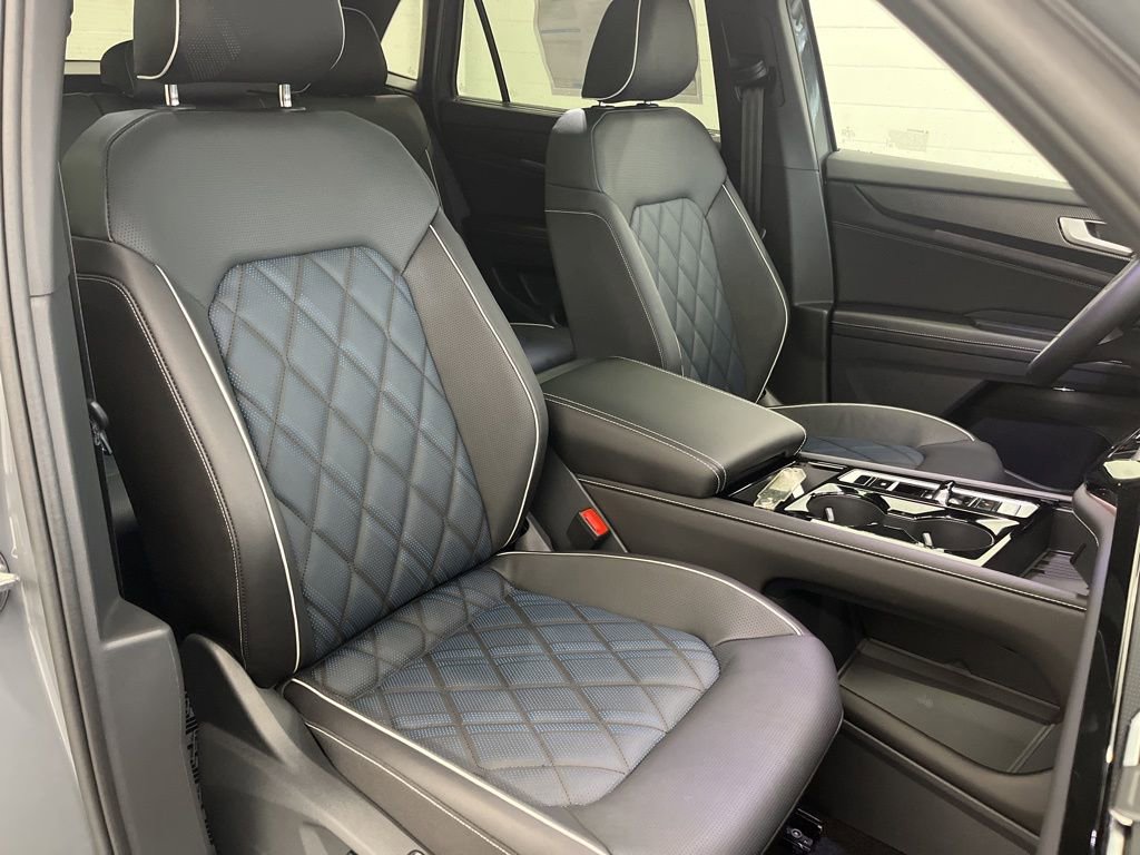 New 2026 Volkswagen Atlas Cross Sport SEL Premium R-Line image 41