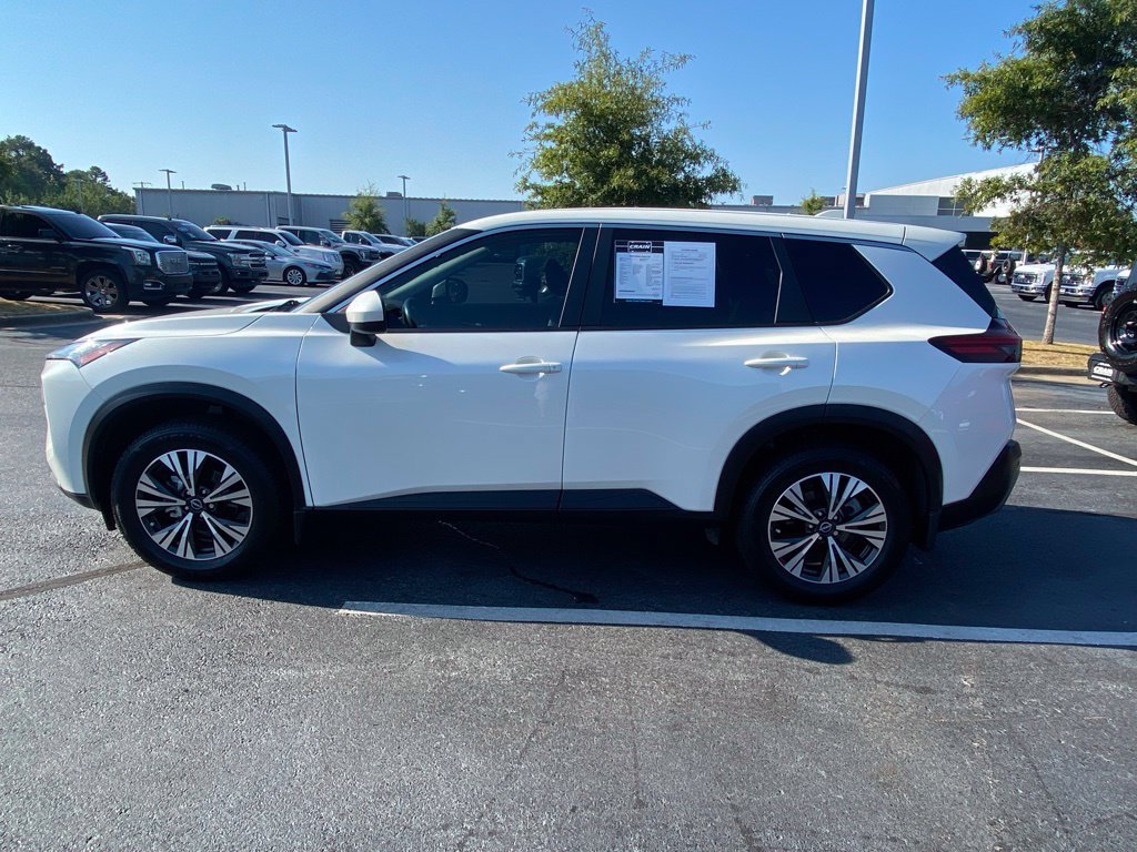 Used 2023 Nissan Rogue SV FWD image 4
