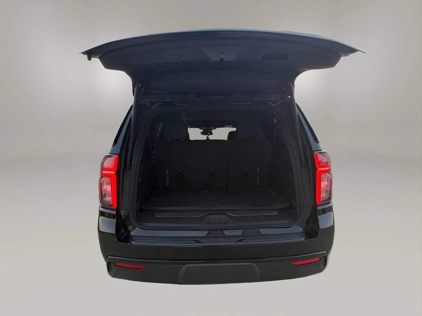 Used 2024 Chevrolet Suburban RST RWD image 16