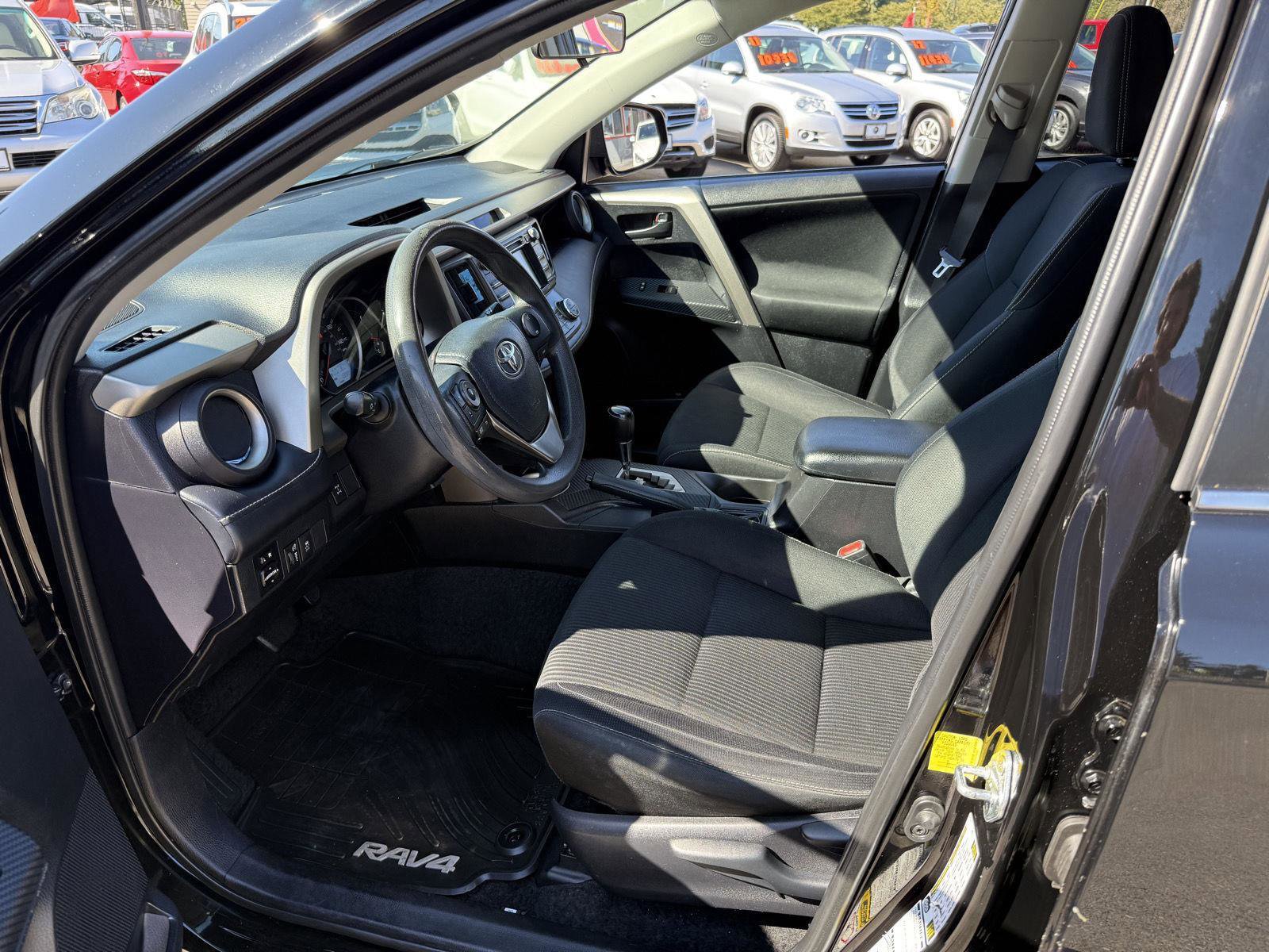 Used 2013 Toyota RAV4 XLE image 14
