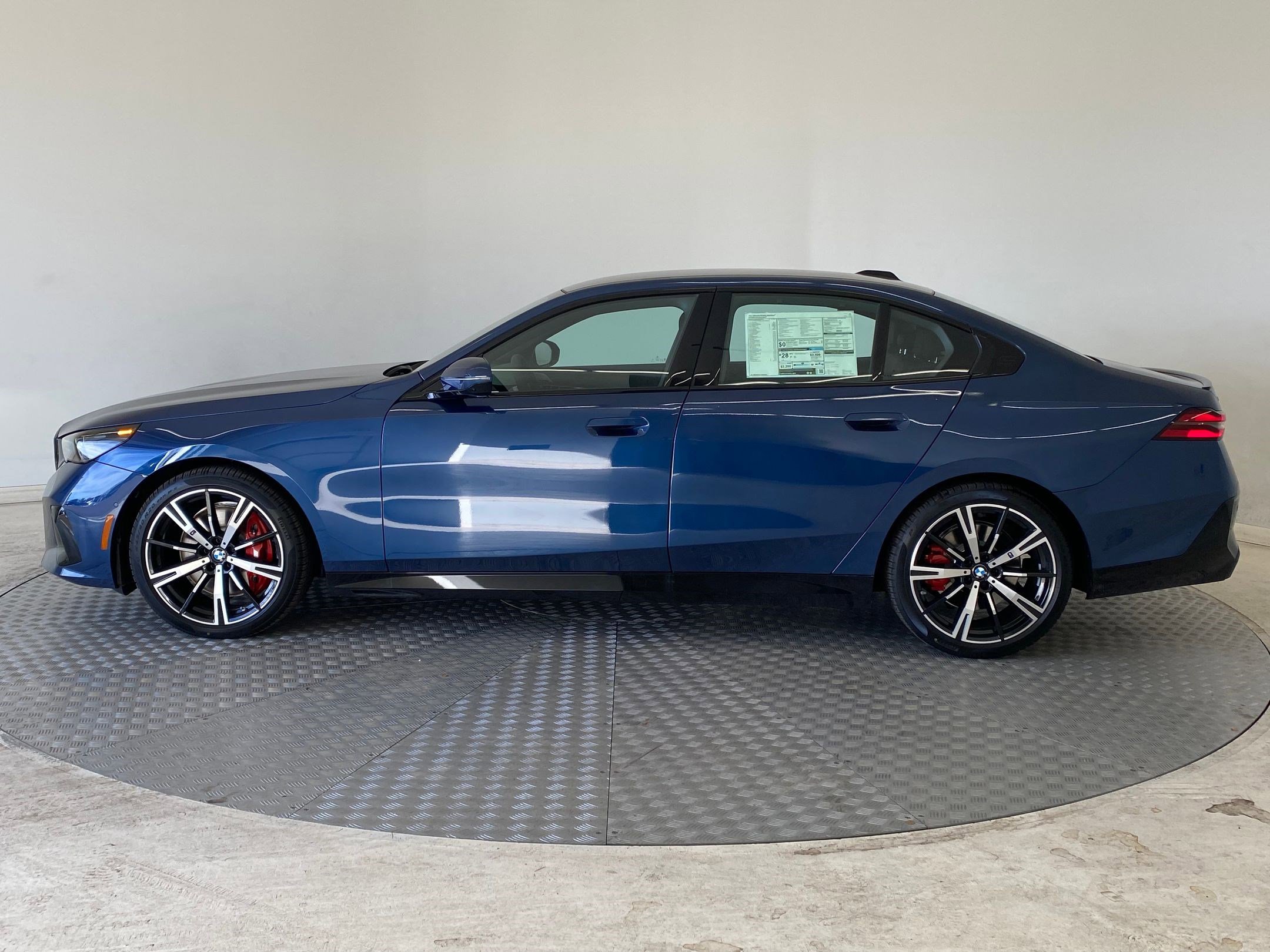 New 2026 BMW 540i xDrive w/ Executive Package image 2