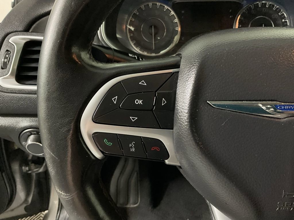 Used 2017 Chrysler 200 Limited Platinum FWD image 27