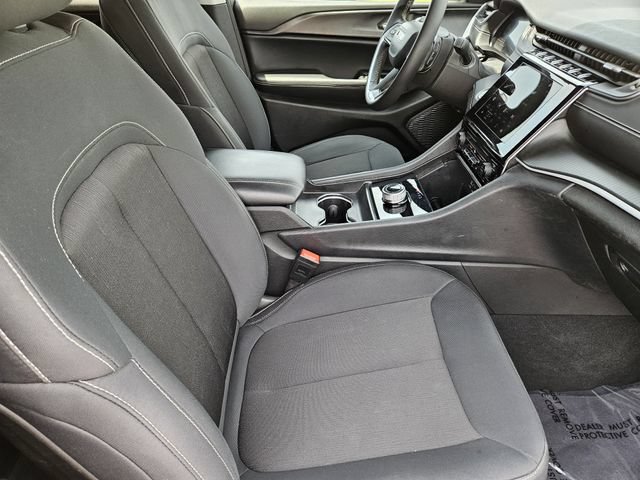 Used 2024 Jeep Grand Cherokee L Laredo w/ MOPAR Finishing Package AWD/4WD image 15