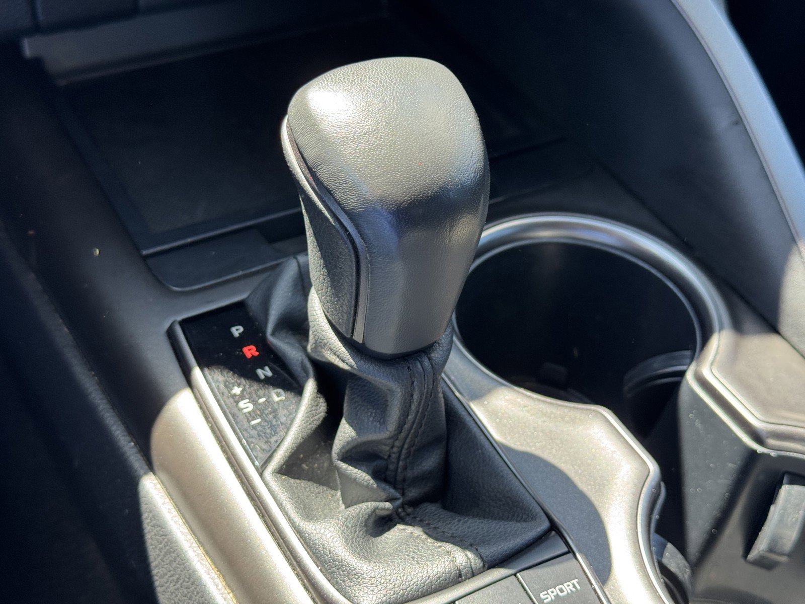 Used 2024 Toyota Camry SE FWD image 17