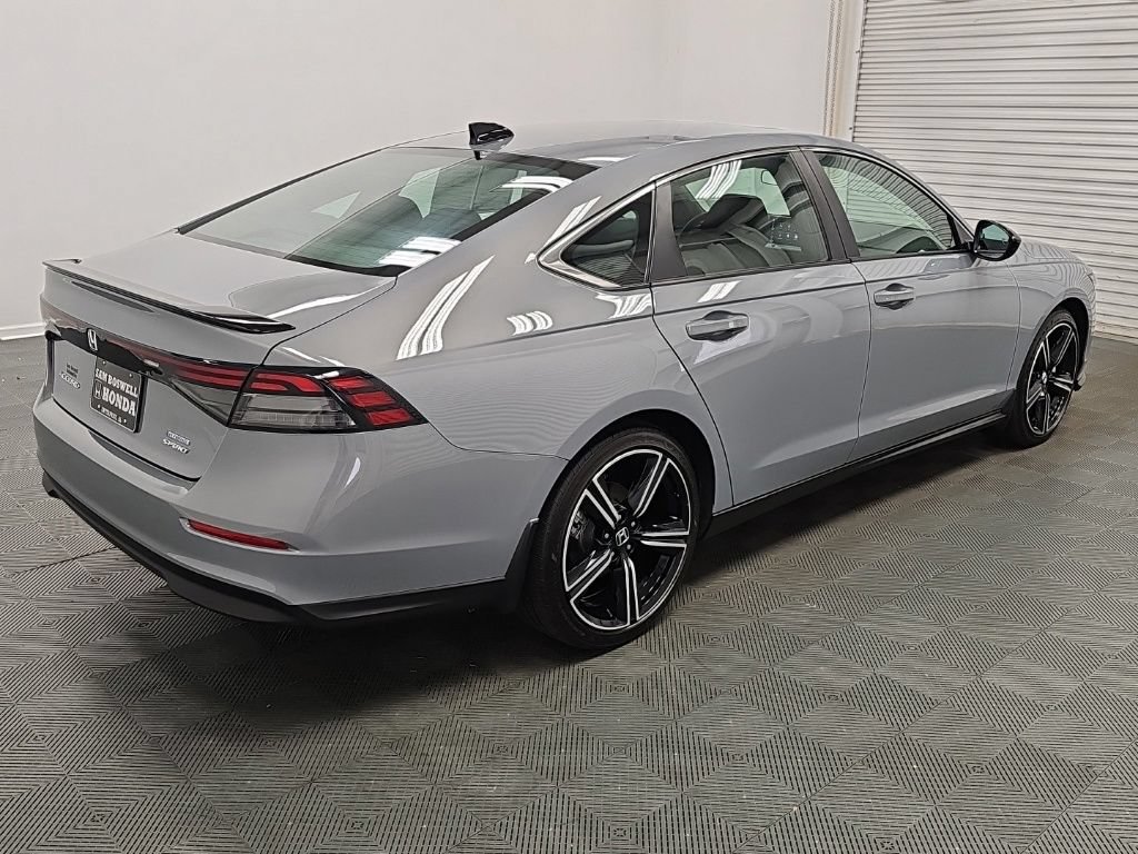 Used 2025 Honda Accord Sport image 9