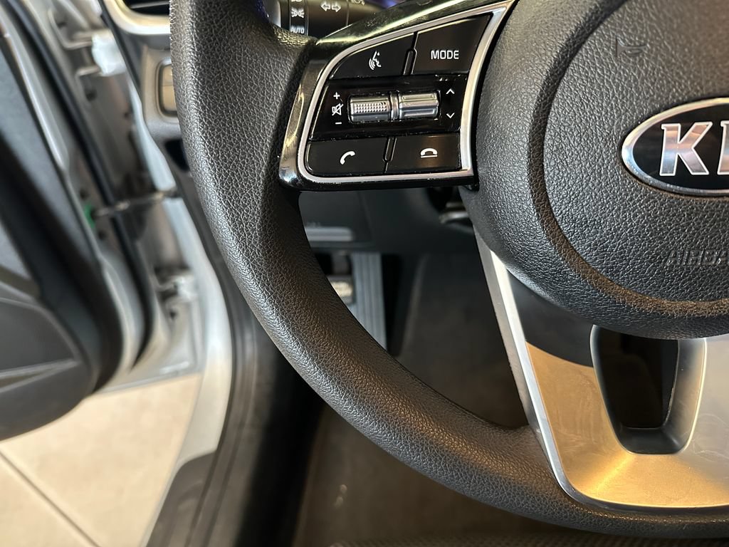 Used 2020 Kia Optima LX FWD image 11