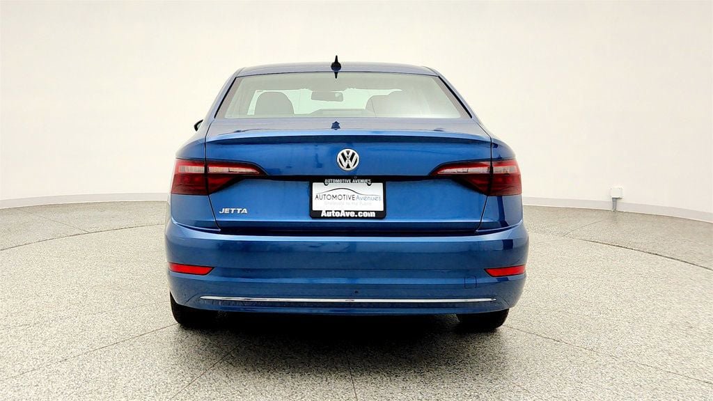 Used 2021 Volkswagen Jetta S w/ Driver Assistance Package FWD image 6