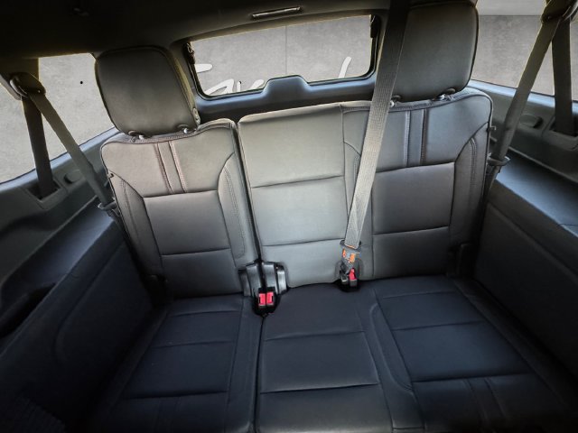 Used 2024 Chevrolet Suburban RST w/ Luxury Package AWD/4WD image 28