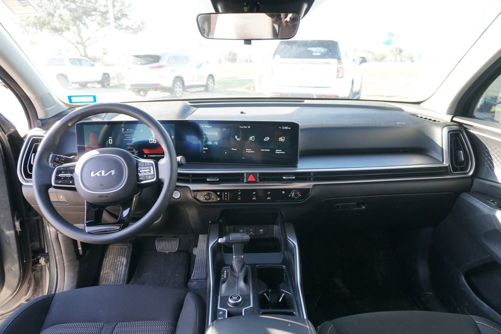 Used 2024 Kia Sorento LX image 21