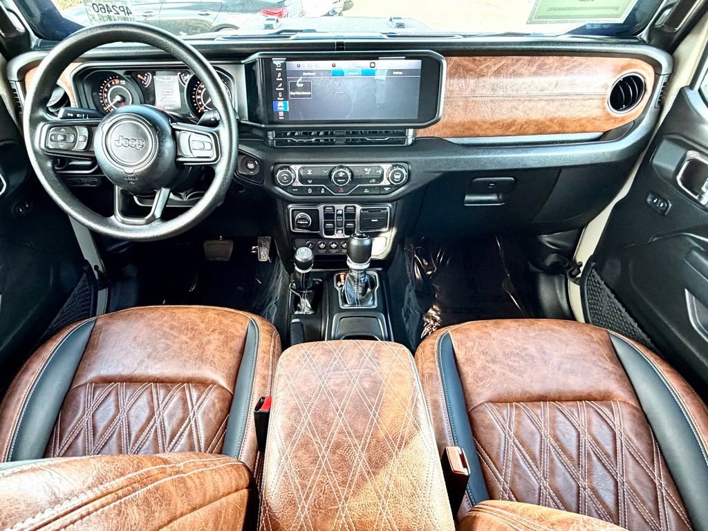 Used 2025 Jeep Gladiator Sport AWD/4WD image 28