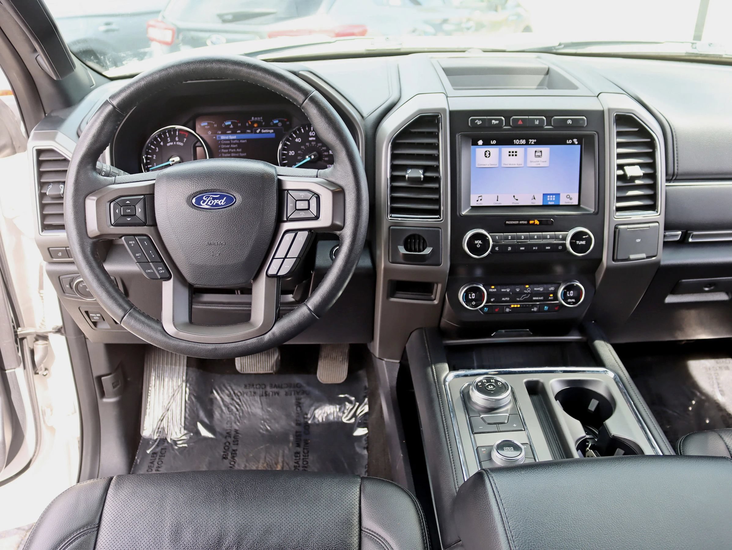 Used 2019 Ford Expedition XLT w/ Equipment Group 202A AWD/4WD image 17