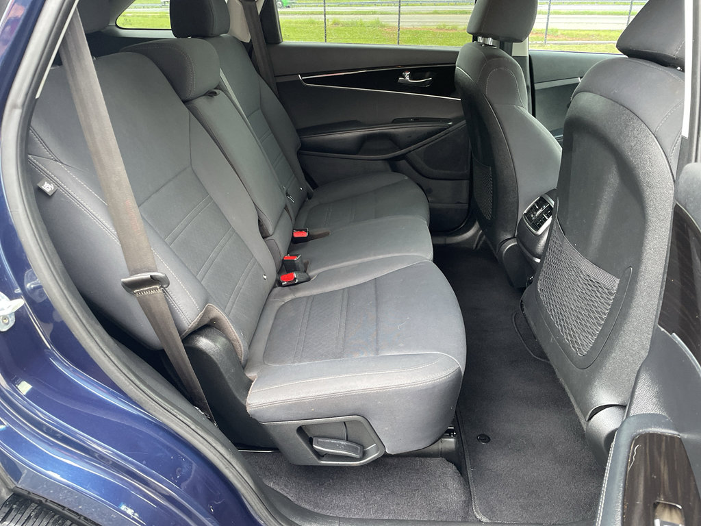 Used 2019 Kia Sorento FWD V6 image 19