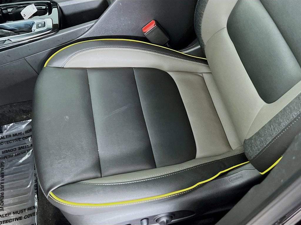 Used 2025 Chevrolet TrailBlazer ACTIV w/ Convenience Package image 17