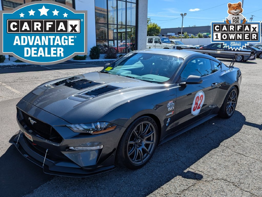 Used 2019 Ford Mustang GT Premium w/ GT Performance Package RWD image 2