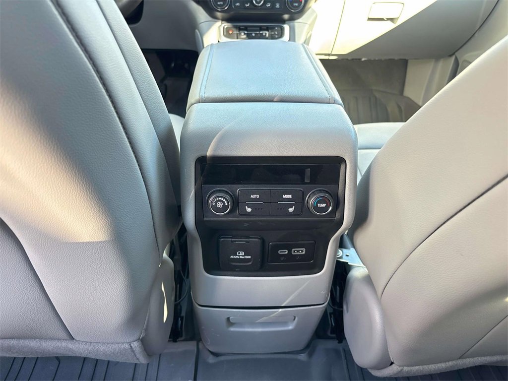 Used 2023 GMC Acadia SLT w/ Technology Package image 11