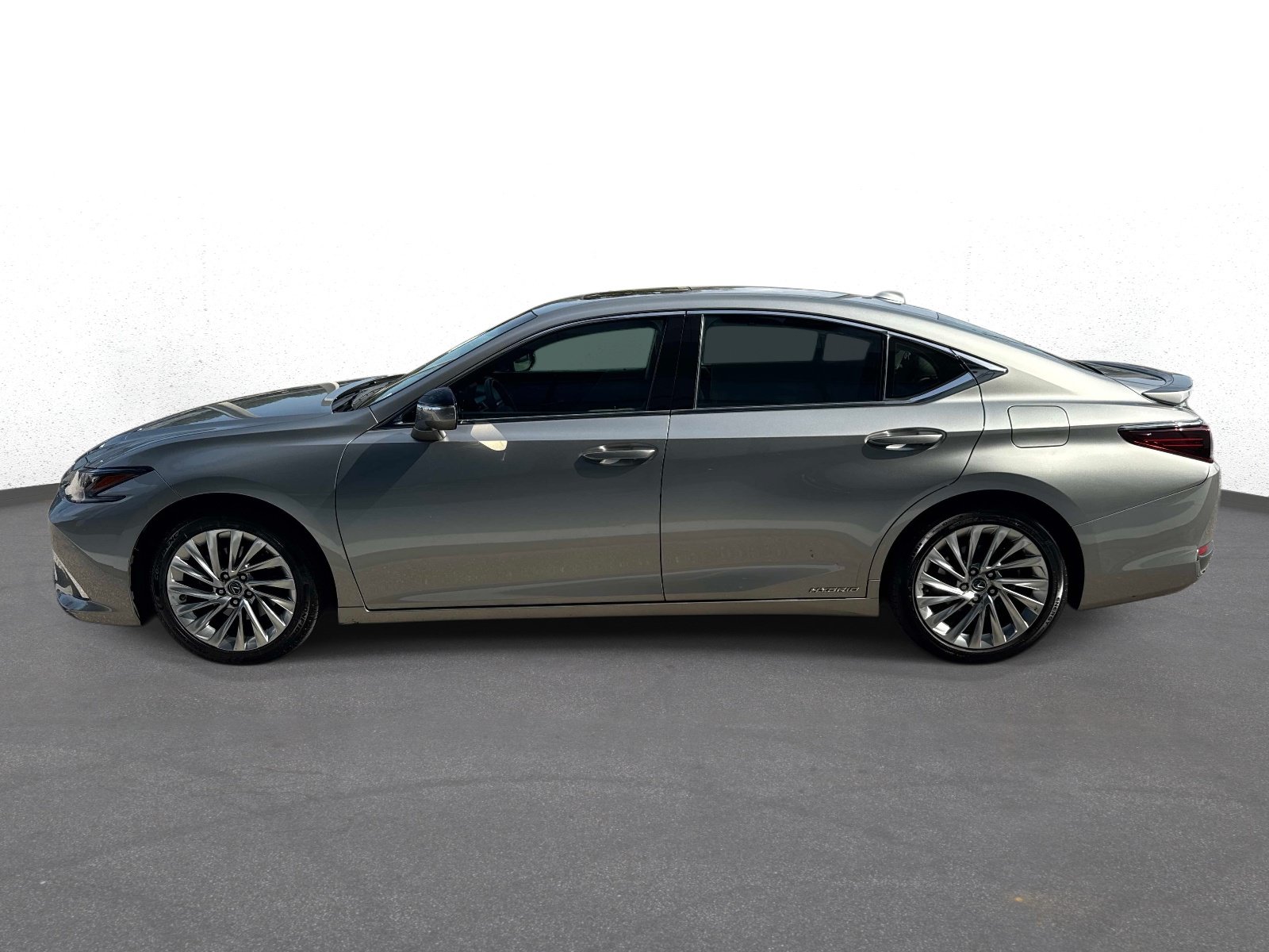 Used 2021 Lexus ES 300h Ultra Luxury w/ Accessory Package 2 FWD image 6