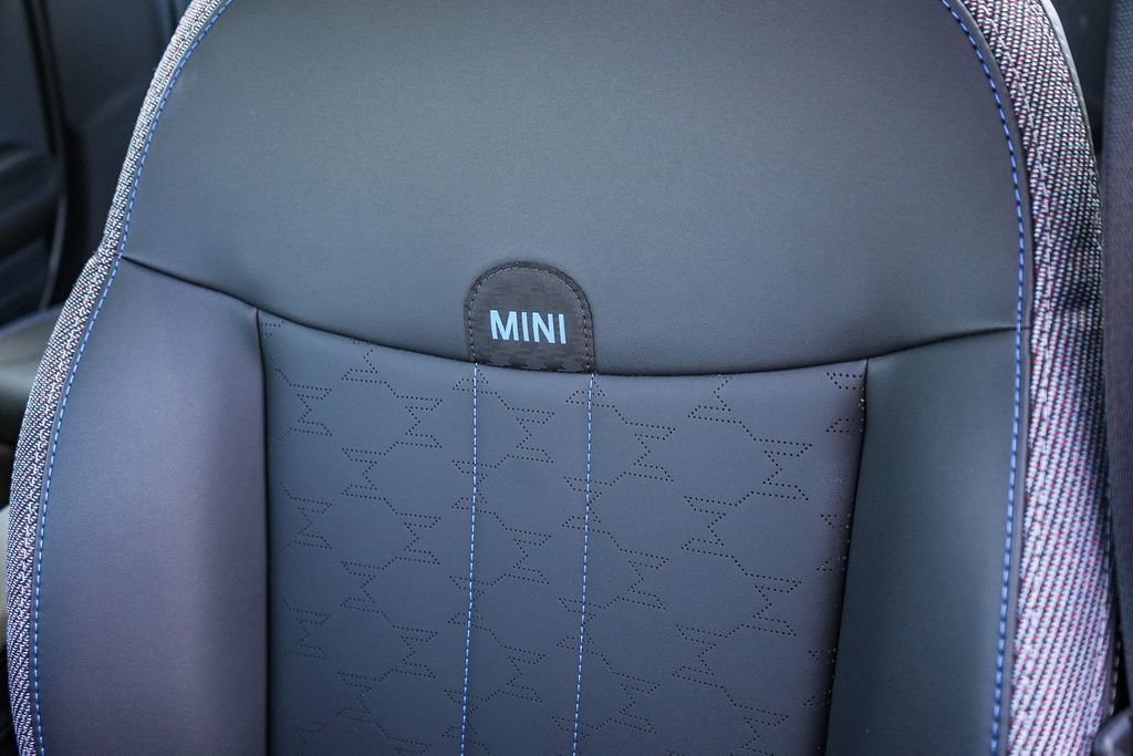 Used 2026 MINI Cooper 4-Door Hardtop FWD image 26