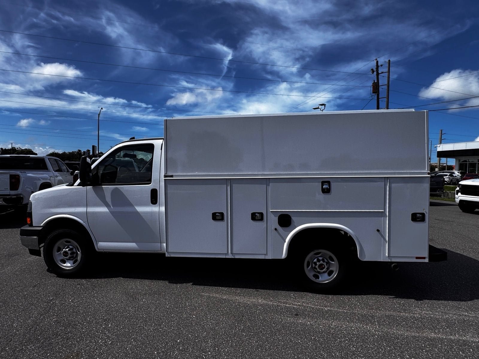 New 2025 GMC Savana 3500 w/ Power Convenience Package RWD image 12