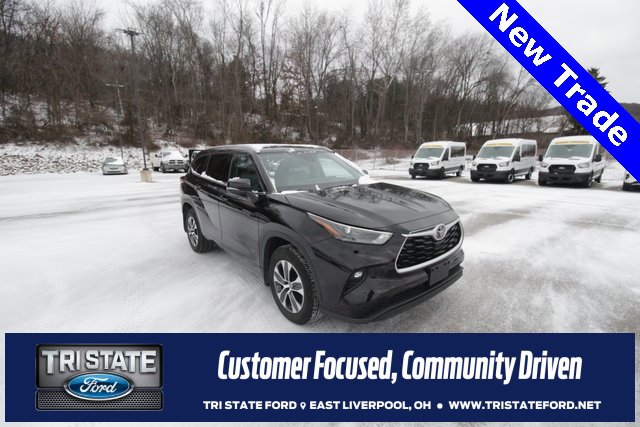 Used 2022 Toyota Highlander XLE image 1