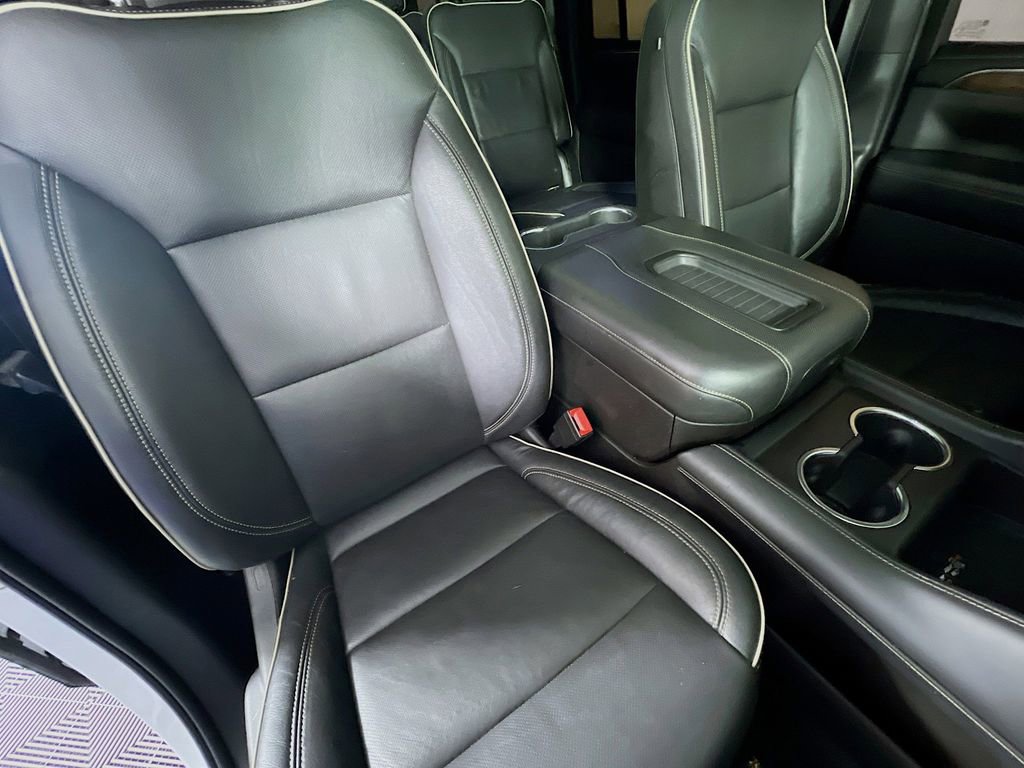 Used 2021 Chevrolet Suburban Premier w/ Premium Package AWD/4WD image 32