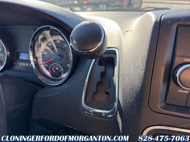 Used 2016 Dodge Grand Caravan SE image 19